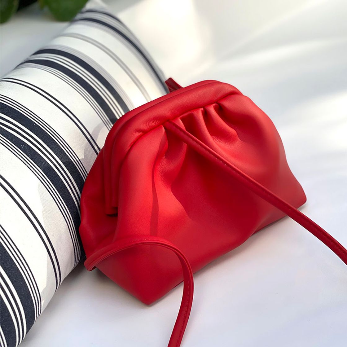 Bolso bandolera fruncido rojo de monsaint