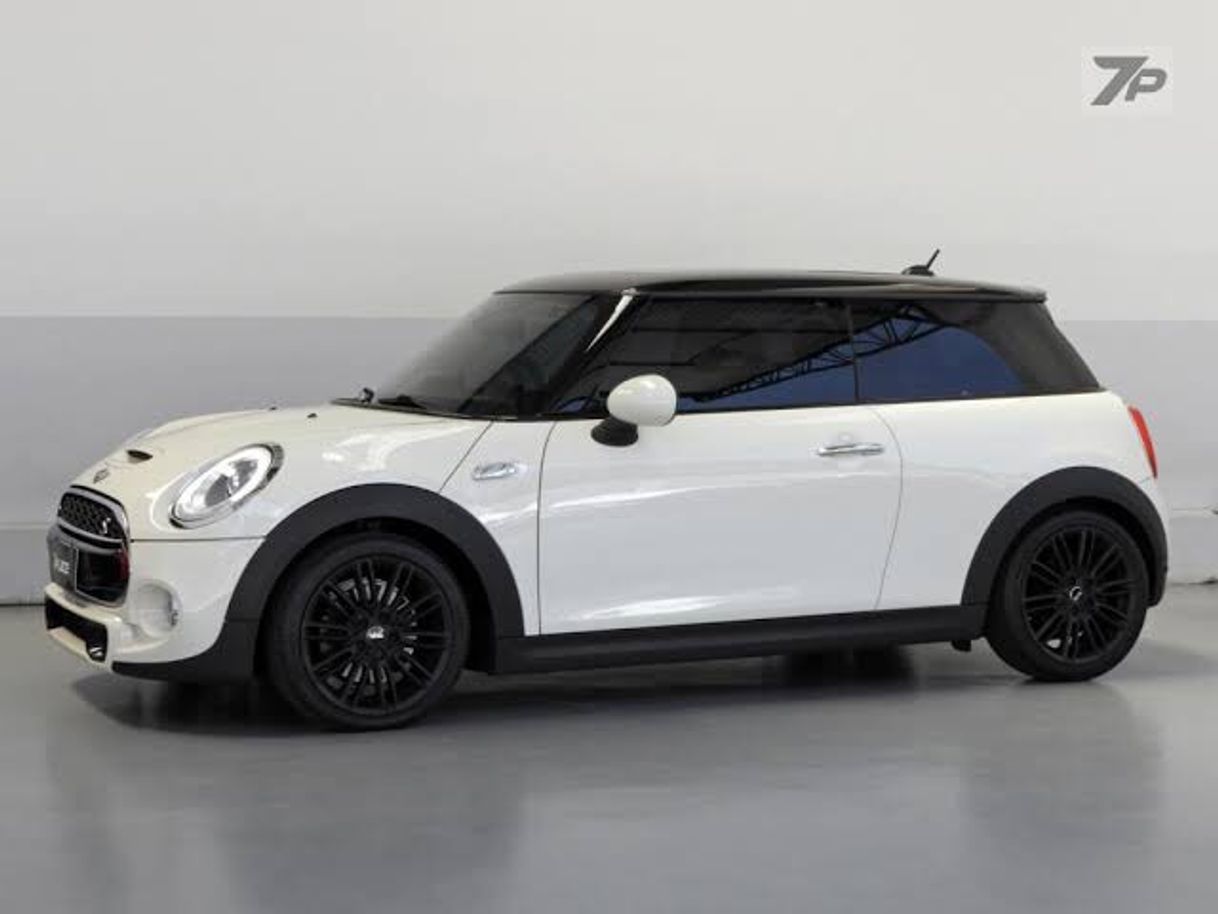 Acho essa carro lindo.