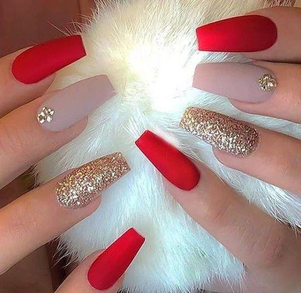 Moda Red nails