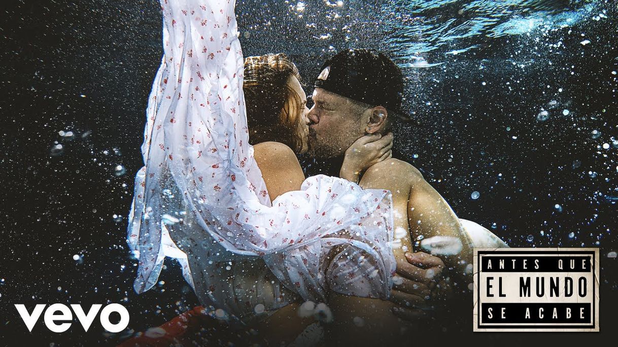 Residente - Antes Que el Mundo Se Acabe (Official Video) 