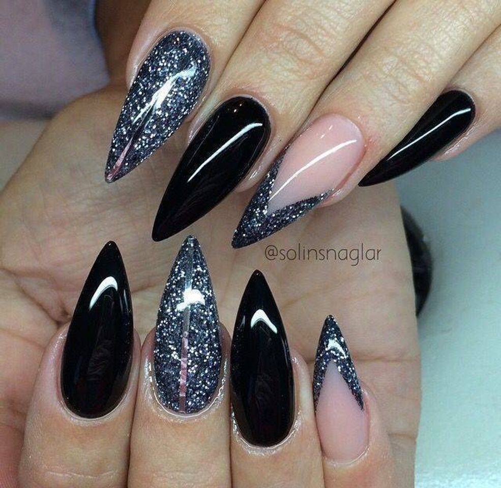 Moda Nails