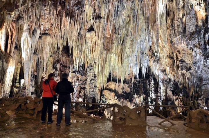 Lugar Cueva de Valporquero