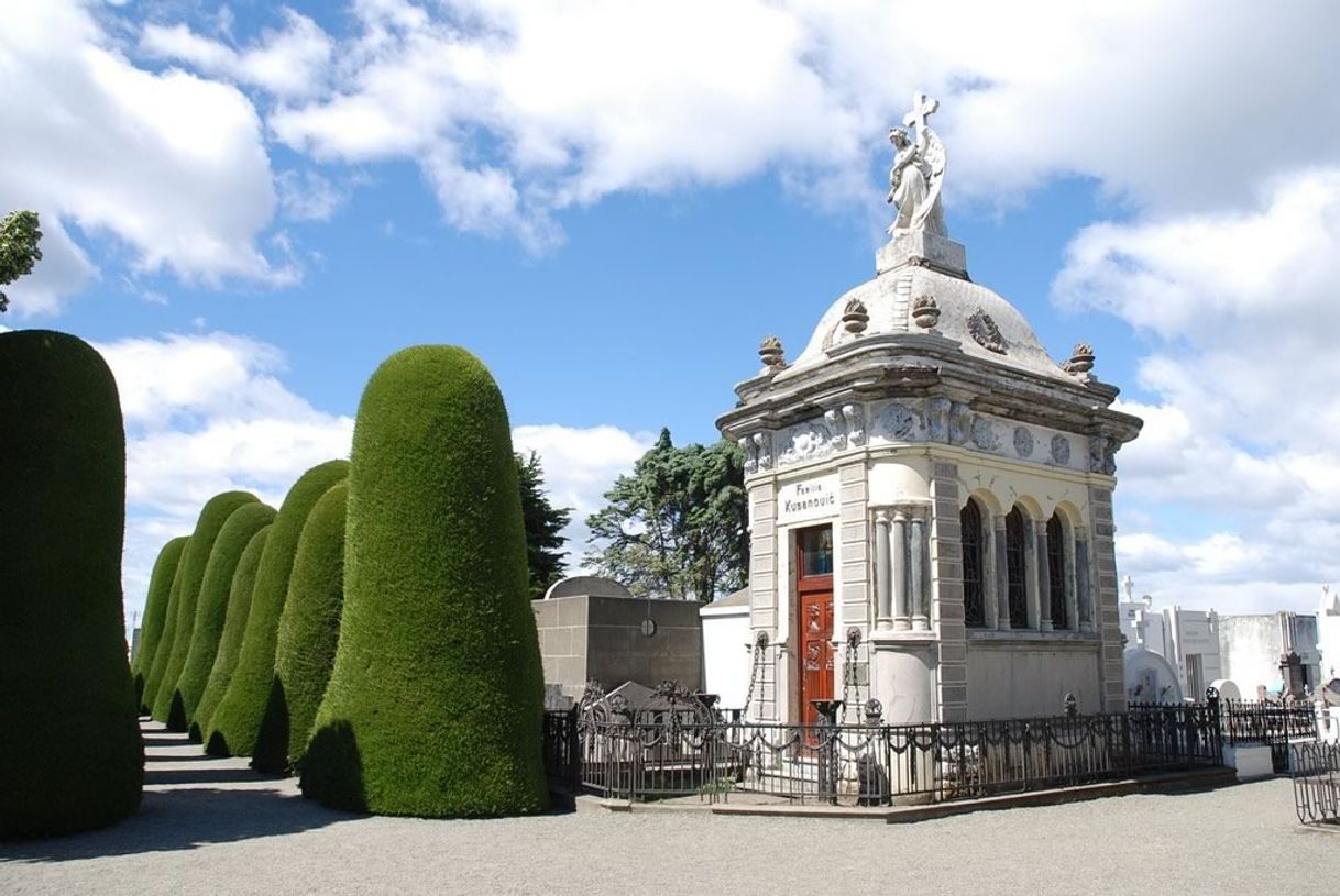 Place Cemetery of Punta Arenas