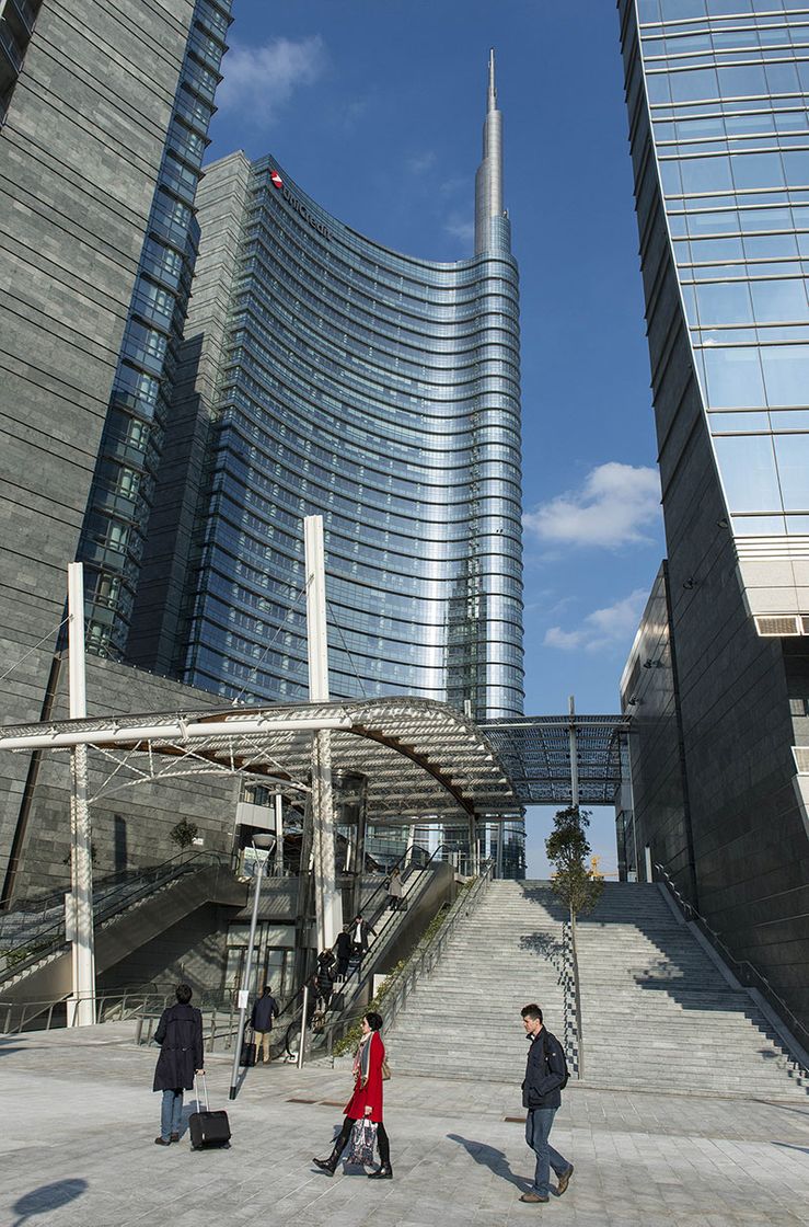 Place Piazza Gae Aulenti