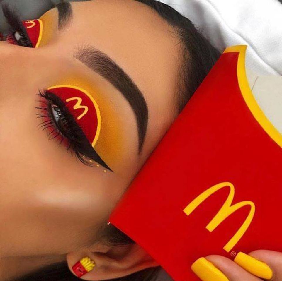 Fashion Maquiagem de  Mcdonalds linda 