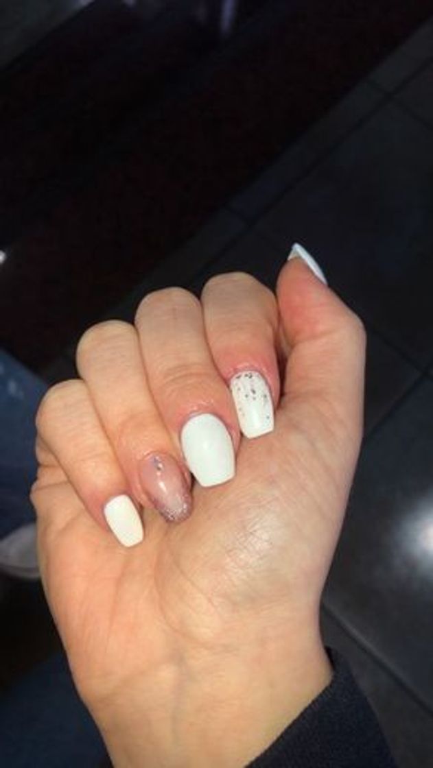 Moda Unhas de gel brancas decoradas