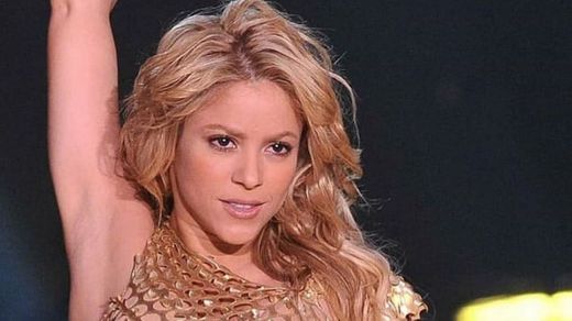 Nada la frena: Shakira en la calle paseando en traje de baño | MDZ ...