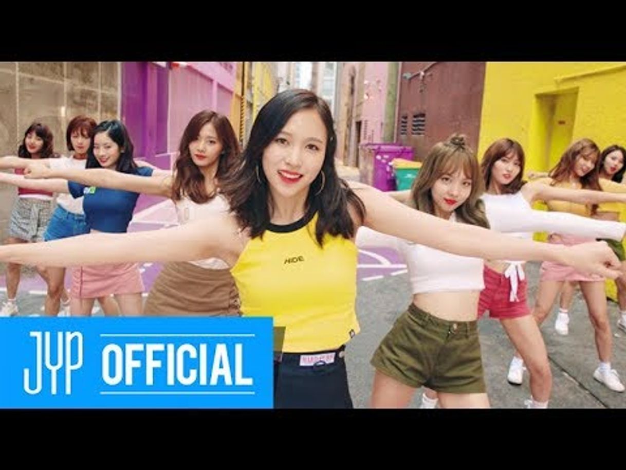 Moda TWICE "LIKEY" M/V 