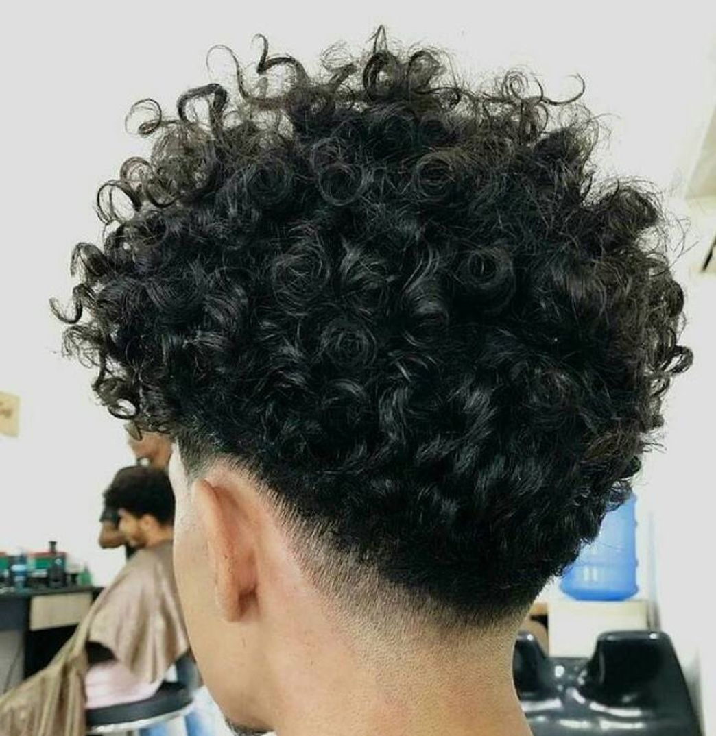 Moda Aquele corte q valoriza seu cabelo   cacheado. 