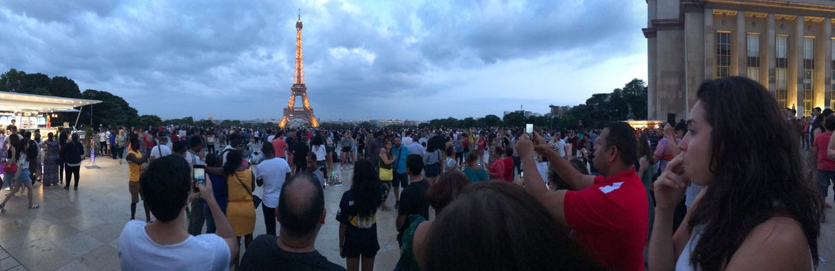 Place Torre Eiffel