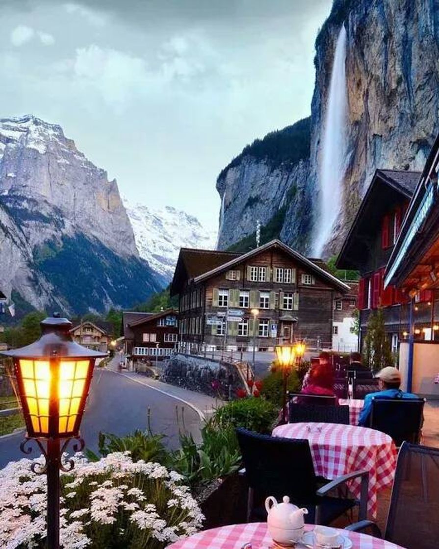 Moda Lauterbrunnen, no Cantão de Berna, Suíça 📍