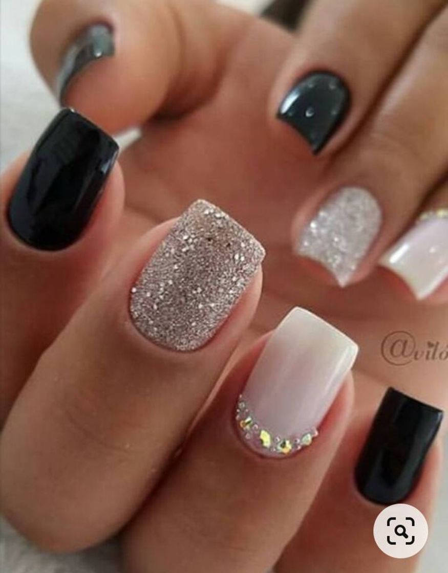 Moda Nails black