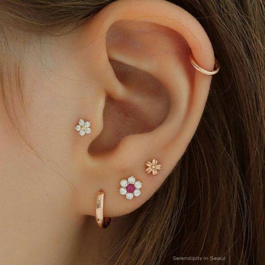 Solid Daisy Cartilage Piercing - 14K Gold