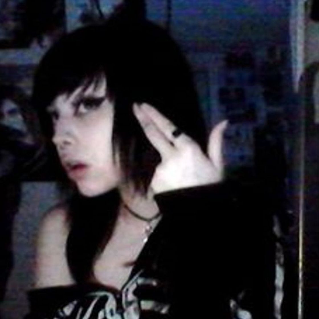 Fashion Emo makeup looks xD