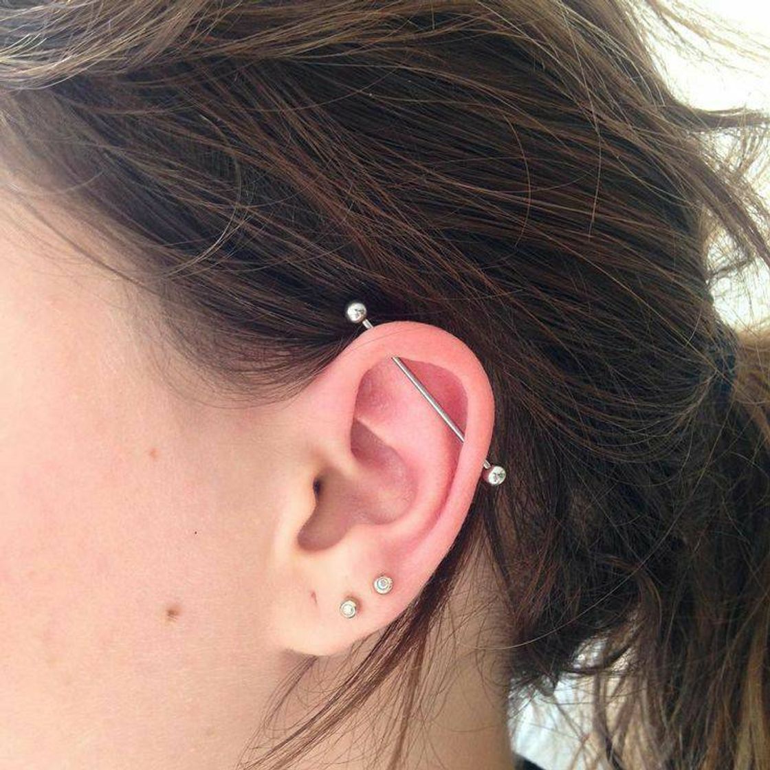 Social Piercings na orelha 