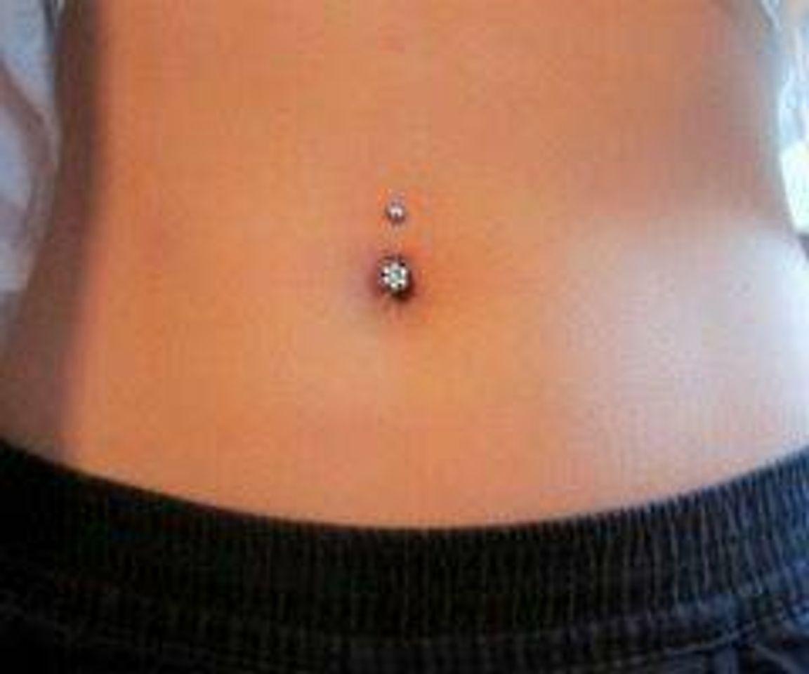 Social Piercing no umbigo 