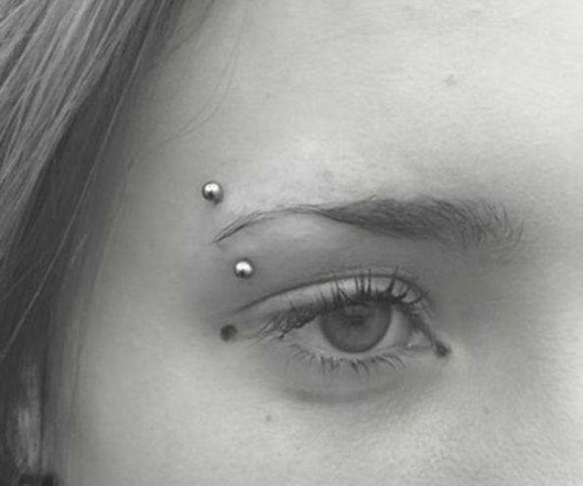 Social Piercing na sobrancelha 