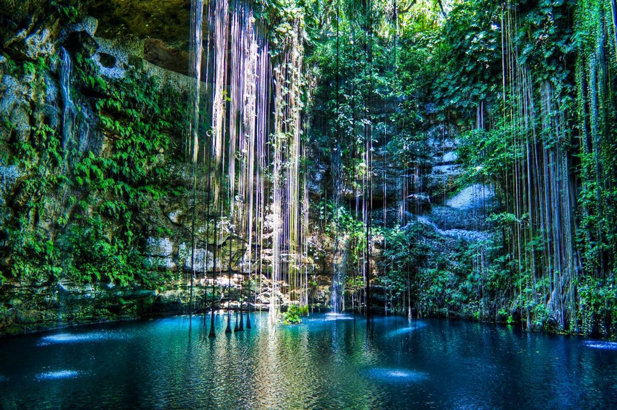 Lugar Cenote Ik-Kil