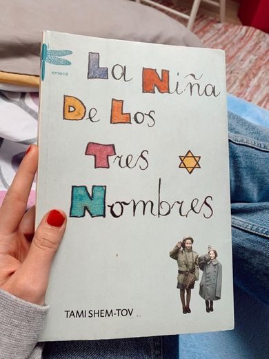 La niña de los tres nombres