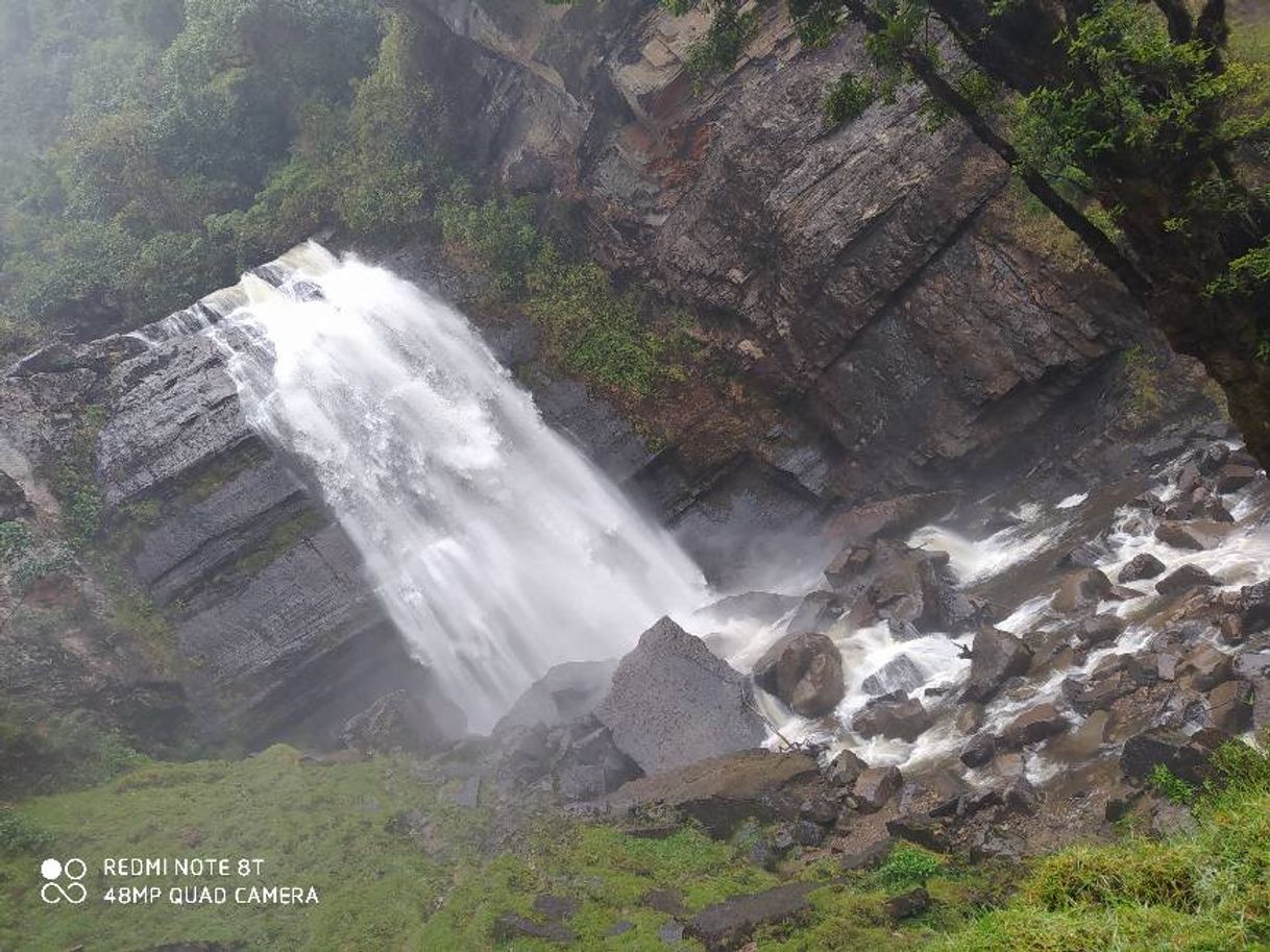 Lugar Cascada de Cucuruchos, Sueva – COLOMBIA