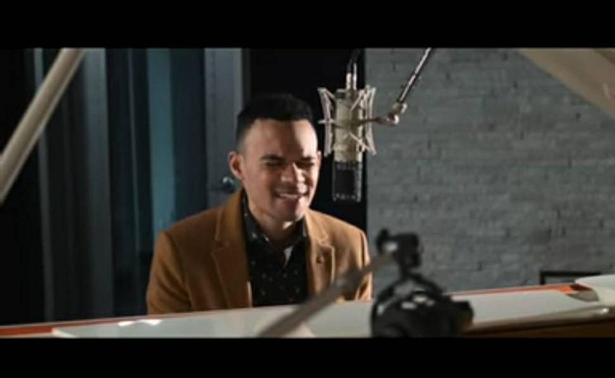 Music Tauren Wells - Hills and Valleys (Acoustic Video)