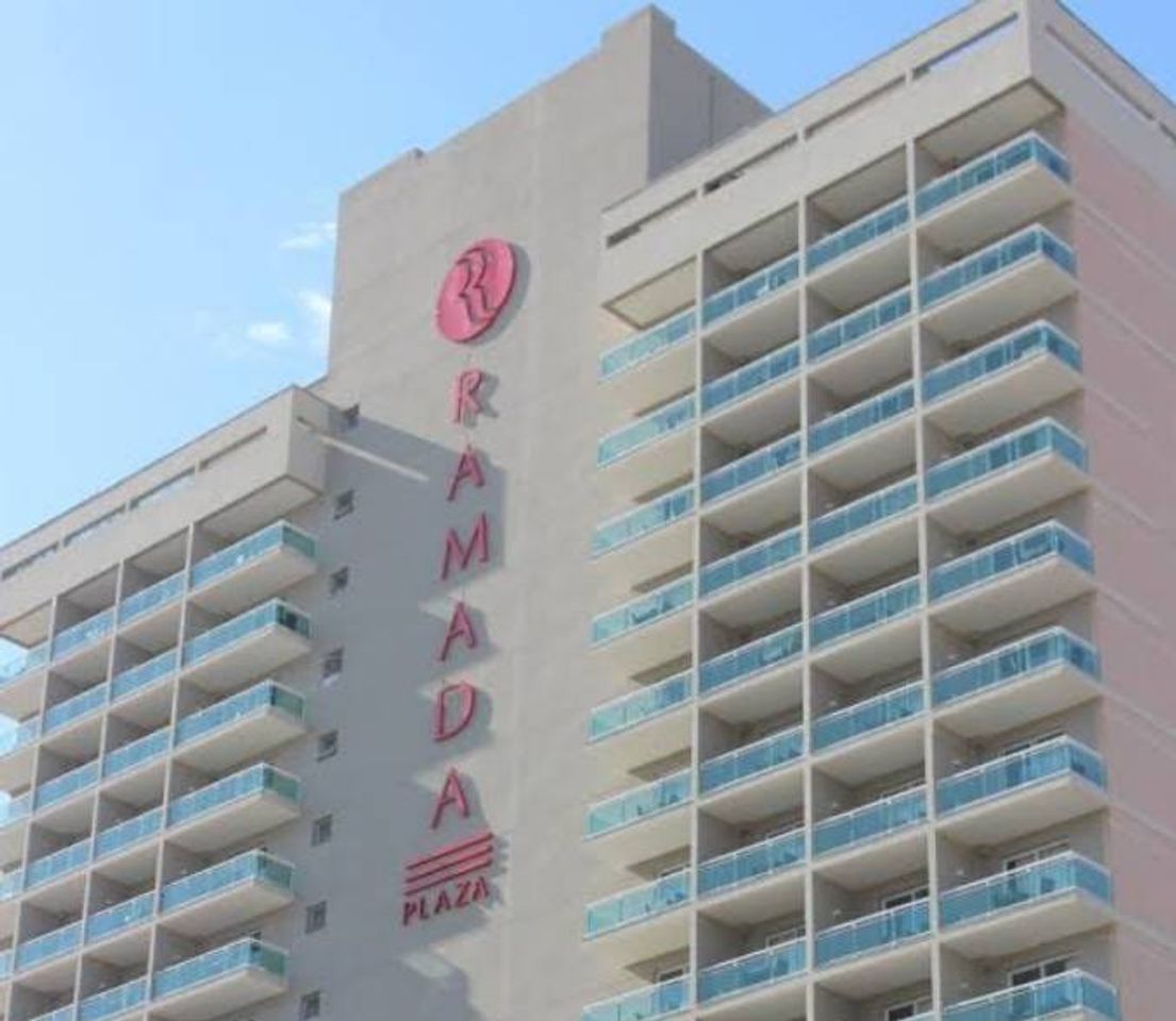 Lugar Ramada by Wyndham Macaé Hotel & Suites