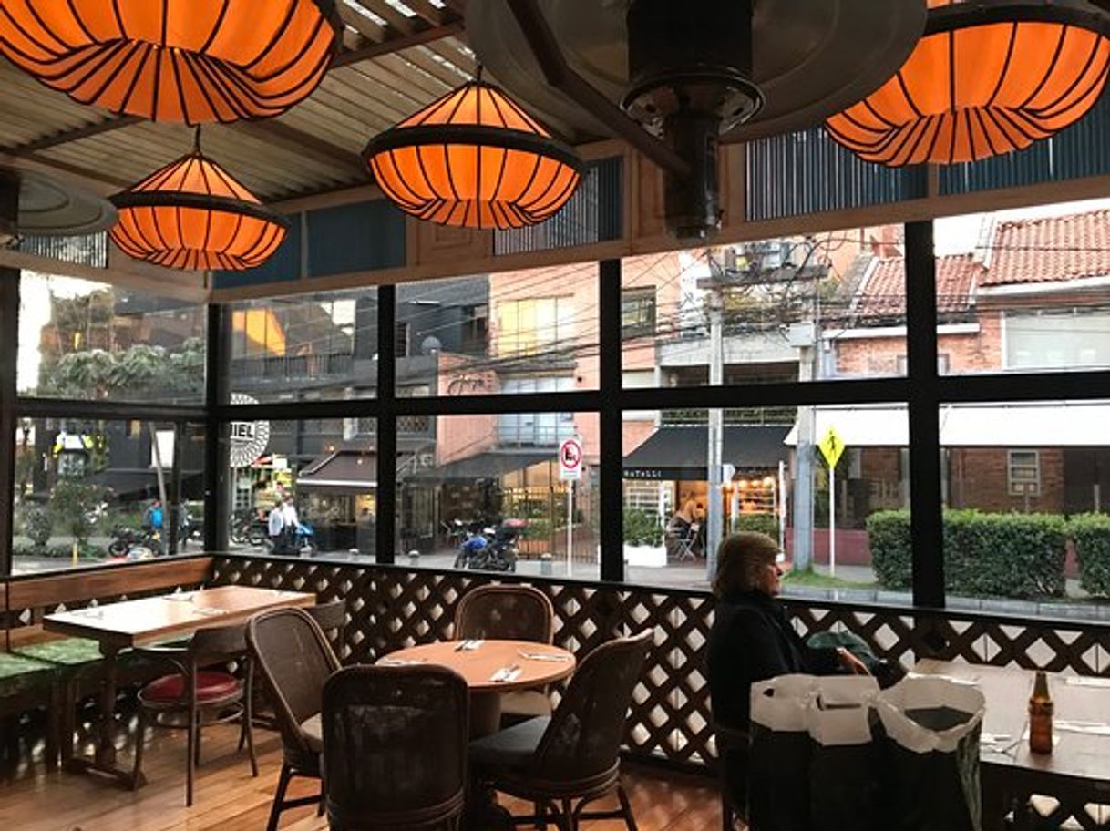 Restaurantes Casa Matilde Cocina & Whisky