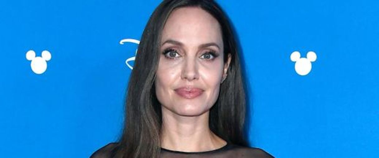 Fashion Angelina Jolie aparece loira nos bastidores de novo filme da Marvel ...