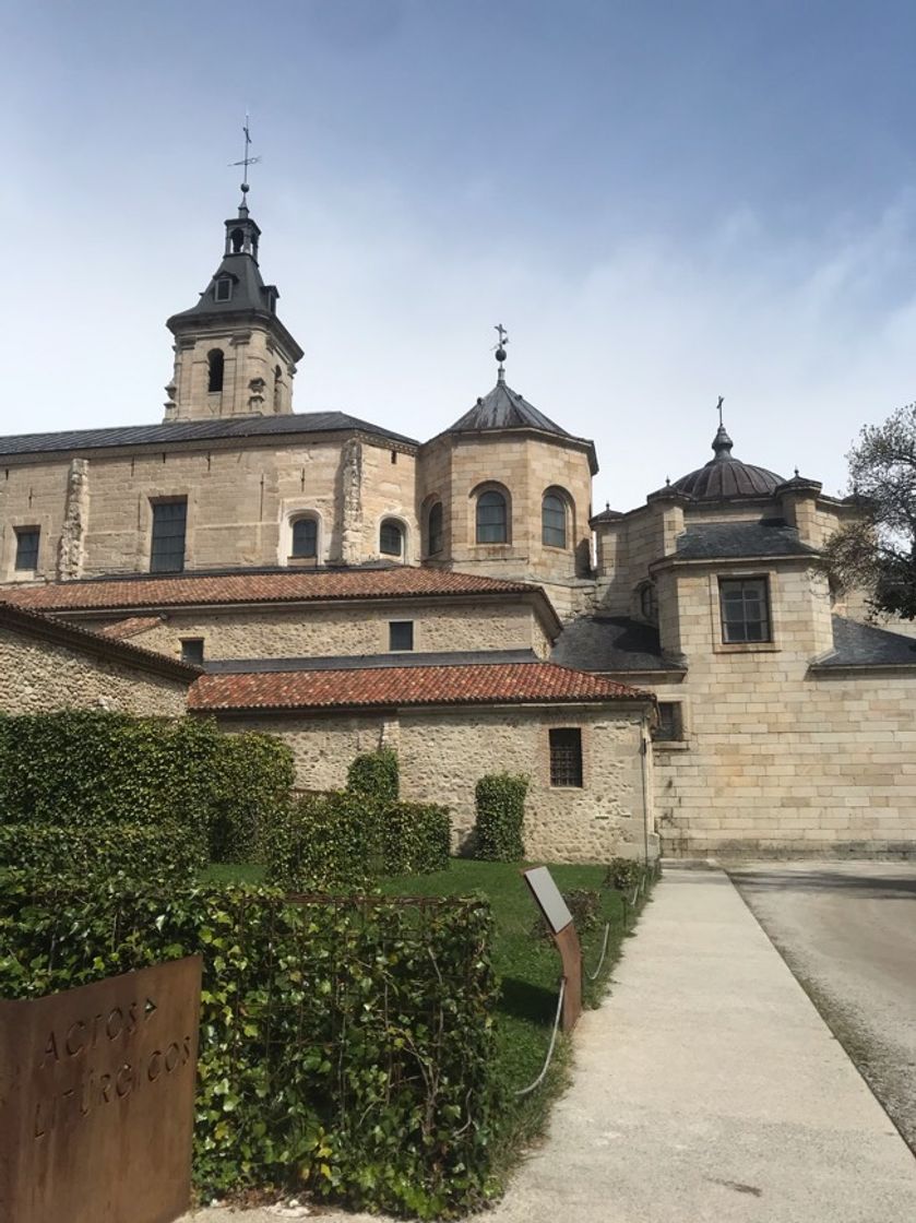 Fashion Monasterio Sta. Maria del Paular - YouTube