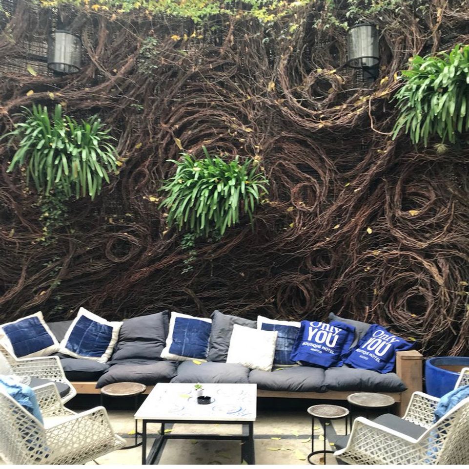 Lugar Only YOU Boutique Hotel