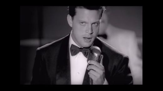 Luis Miguel - "Por Debajo de la Mesa" (Video Oficial) - YouTube