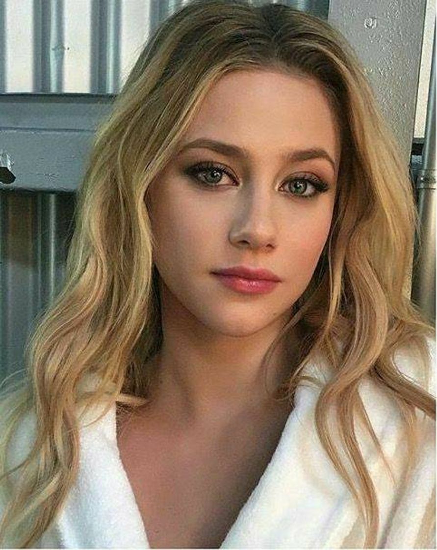 Moda Lili Reinhart