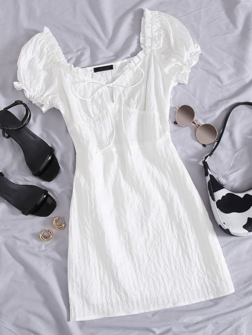 Moda Vestido branco corte fora simples elegante