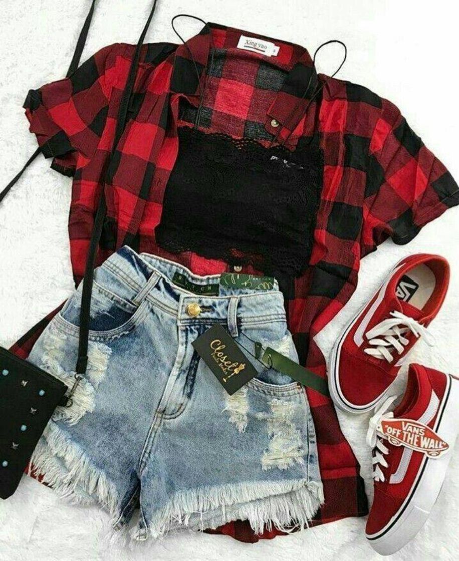 Moda Look: tênis vans e blusa xadrez vermelhos com short jeans