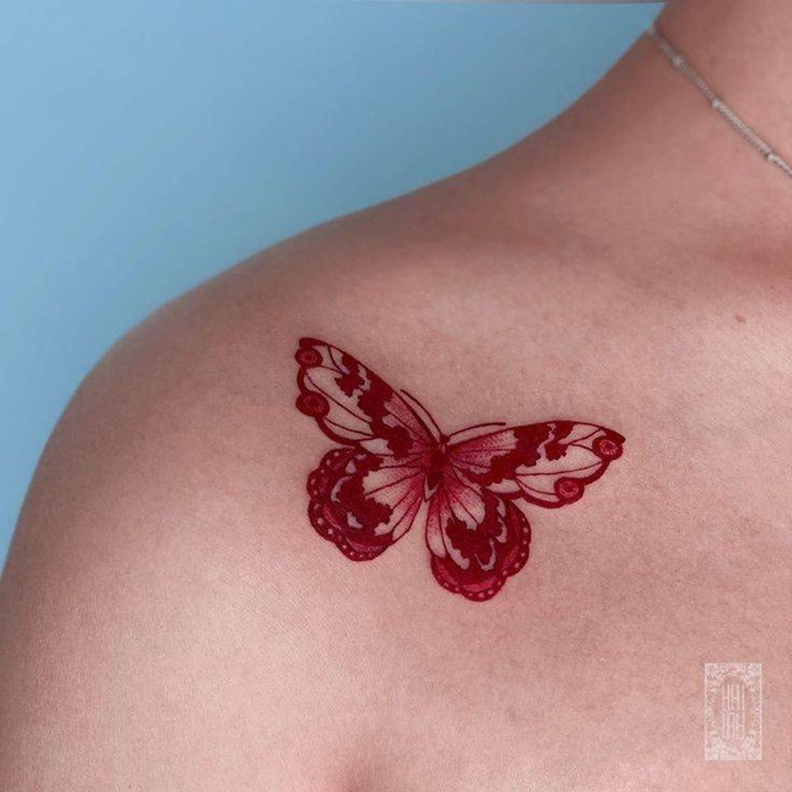 Moda Red butterfly tattoo