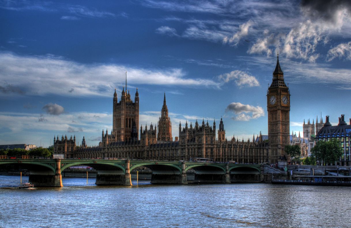 Moda Palace of Westminster and Westminster Abbey