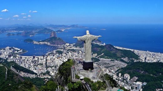 Rio de Janeiro: Carioca Landscapes between the Mountain and 