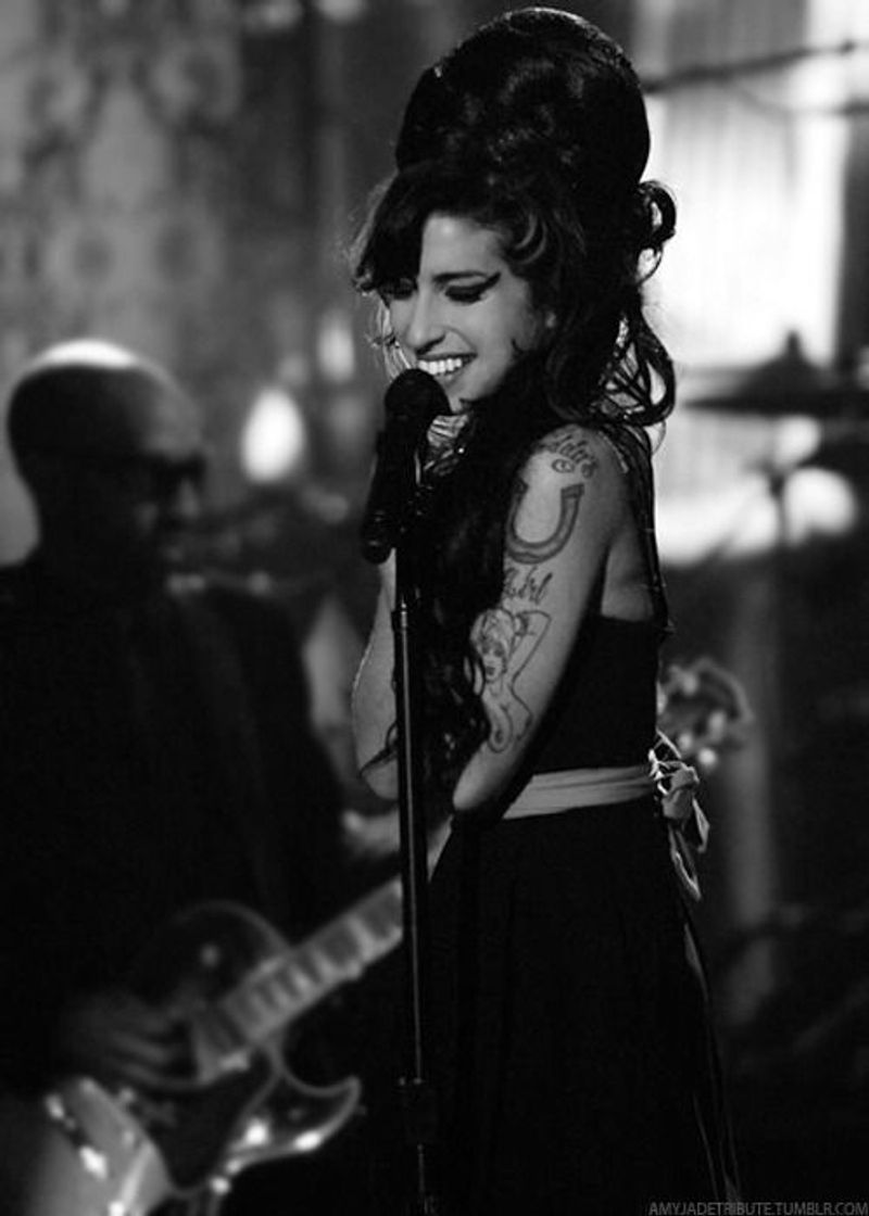 Moda Amy Winehouse | Official Site