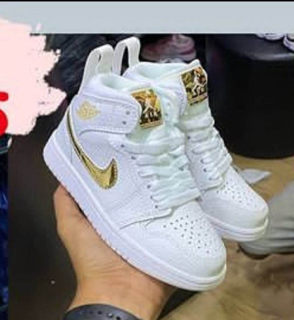 Social Nike Air Jordan 1 Mid