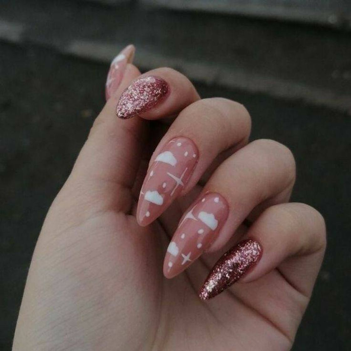 Moda Unhas rose gold com nuvens ☁️