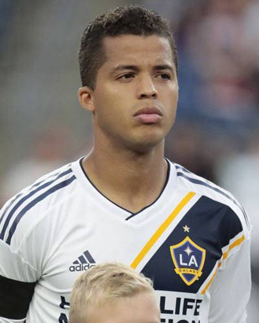 Fashion Giovani dos Santos