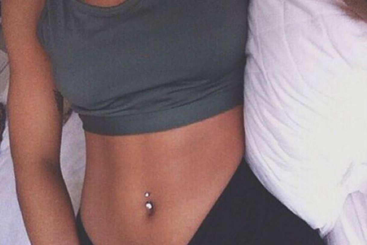 Social Piercing no umbigo