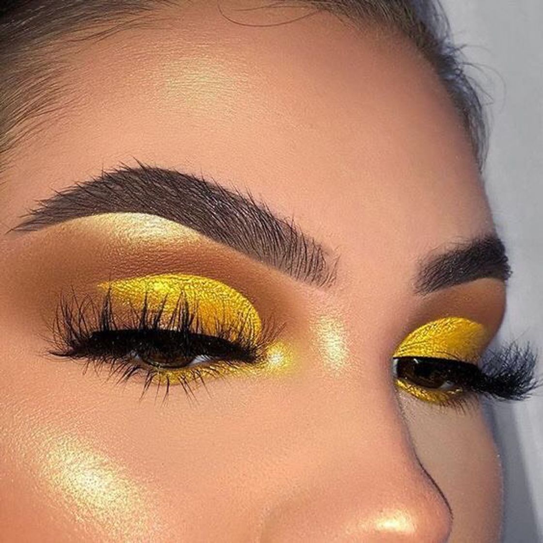 Moda Makeup color yellow 