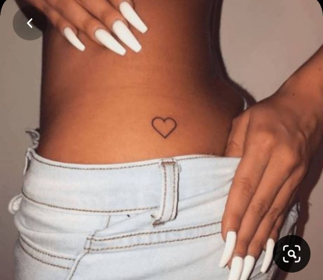 Fashion Tatuagem de coração no bumbum