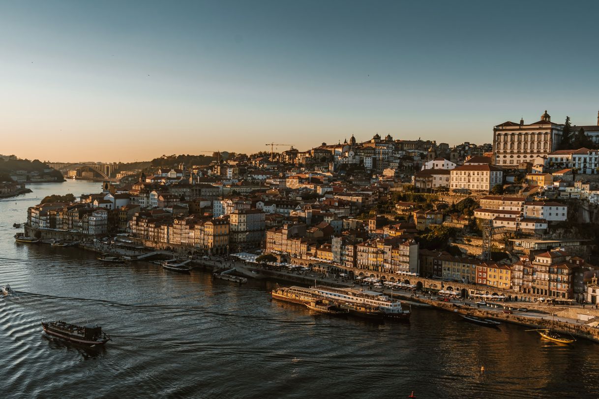 Place Cais da Ribeira