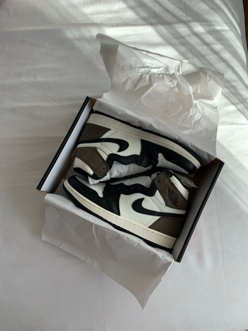 Moda Dark Mocha Jordan 1