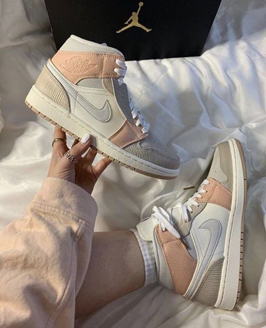 Moda Air Jordan 1 pink 