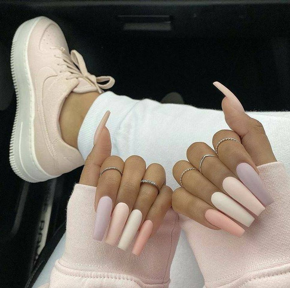 Moda Cream&Pink Nails