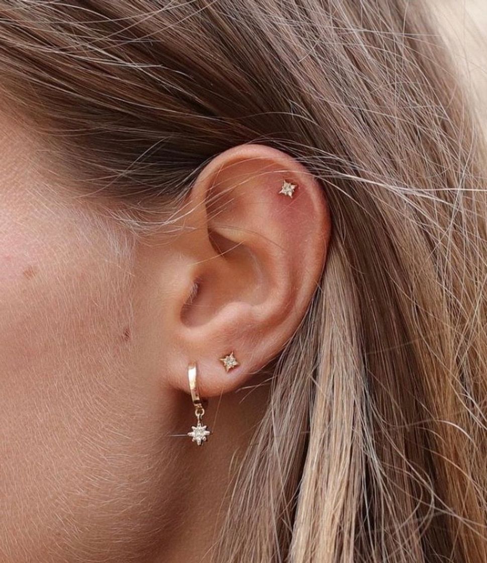 Moda piercing cartilagem 