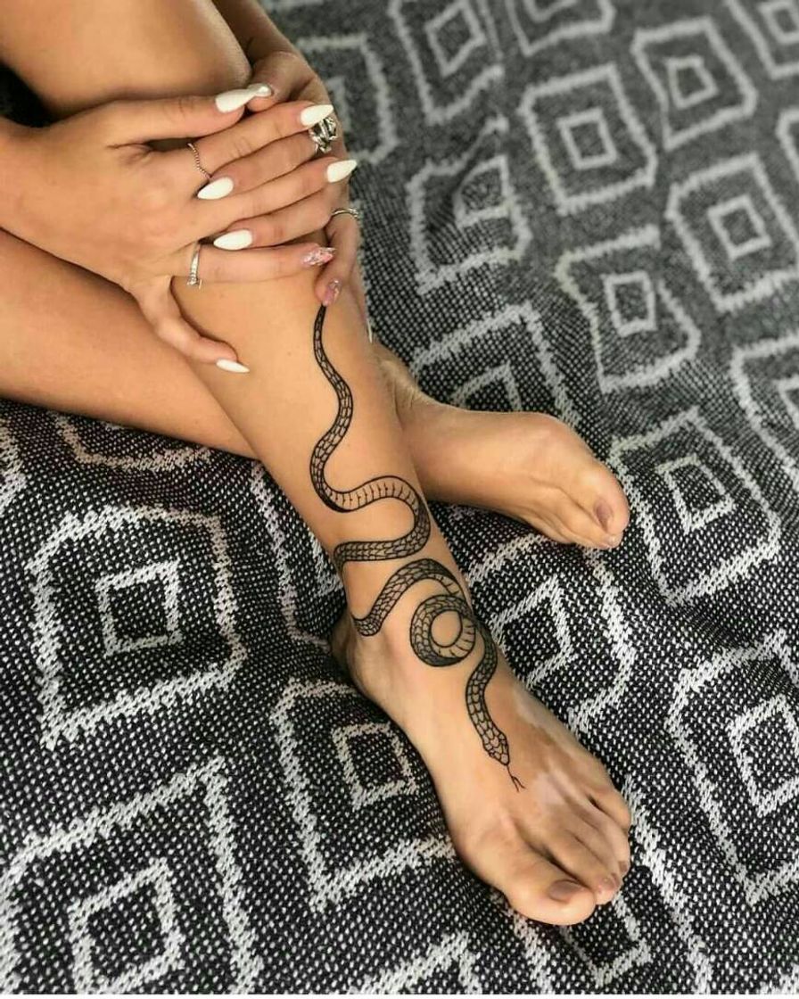 Moda Tattoo snake